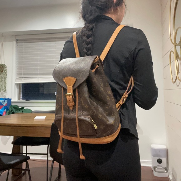 Louis Vuitton Montsouris MM backpack - Picture 2 of 4